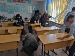 Кемин районунун бардык билим берүү уюмдарында тазалоо иштери жүргүзүлдү. #preview13885